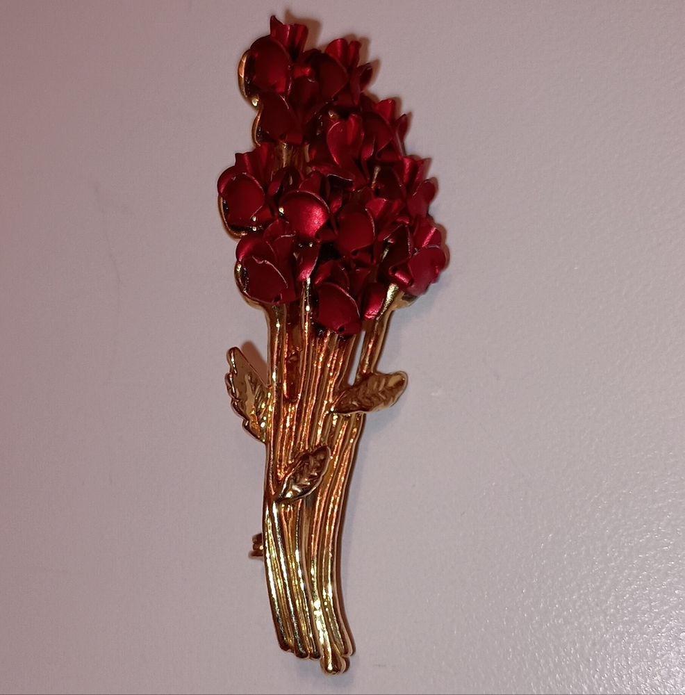David Monn Vintage enamel dozen red Roses broch